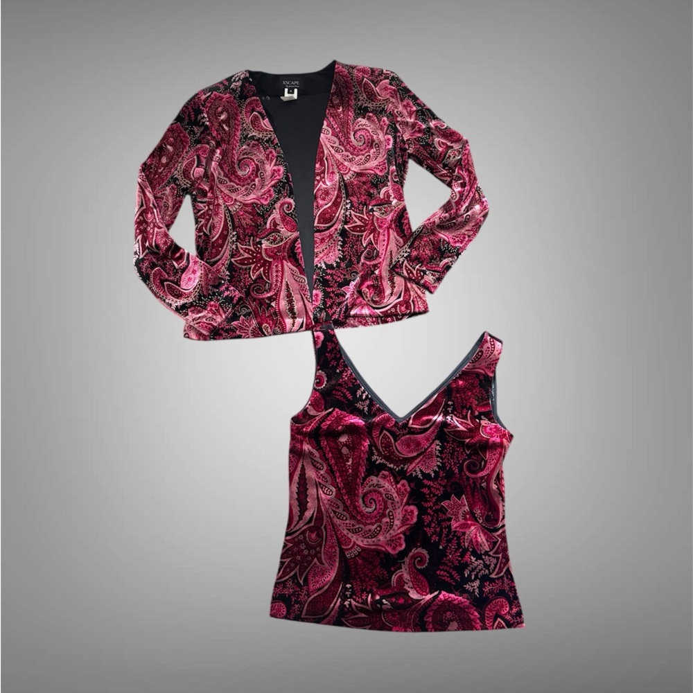 Xscape Vibrant Pink and Black Paisley Set
